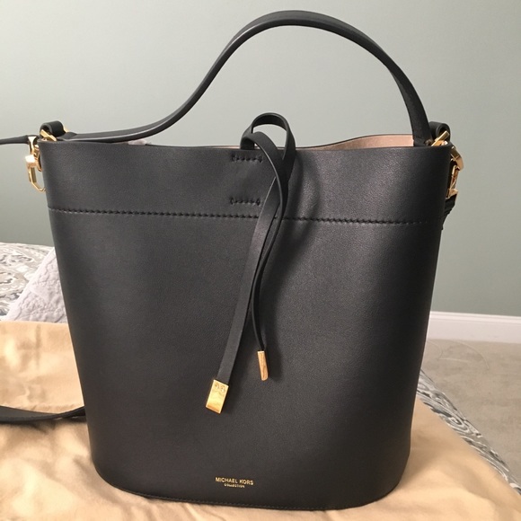 Michael Kors Handbags - Price ⬇️ Michael Kors Collection •Miranda Medium